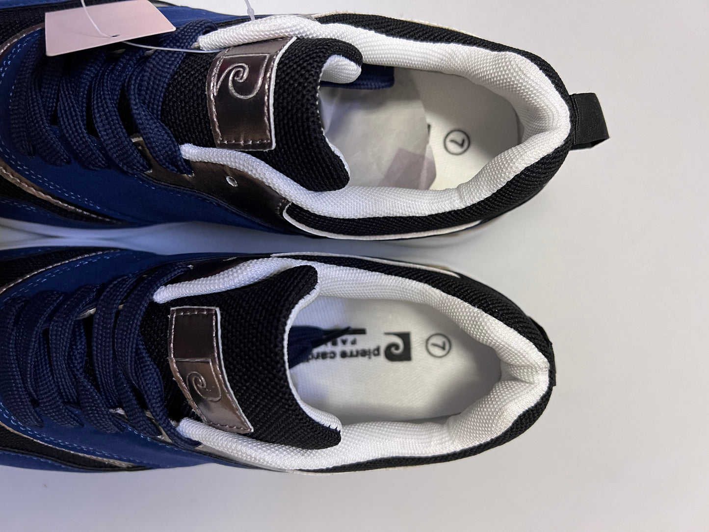 Pierre Cardin Sneakers - Size 7