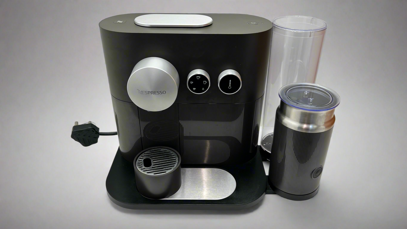 Nespresso D85 Coffee Machine With Milk Frother