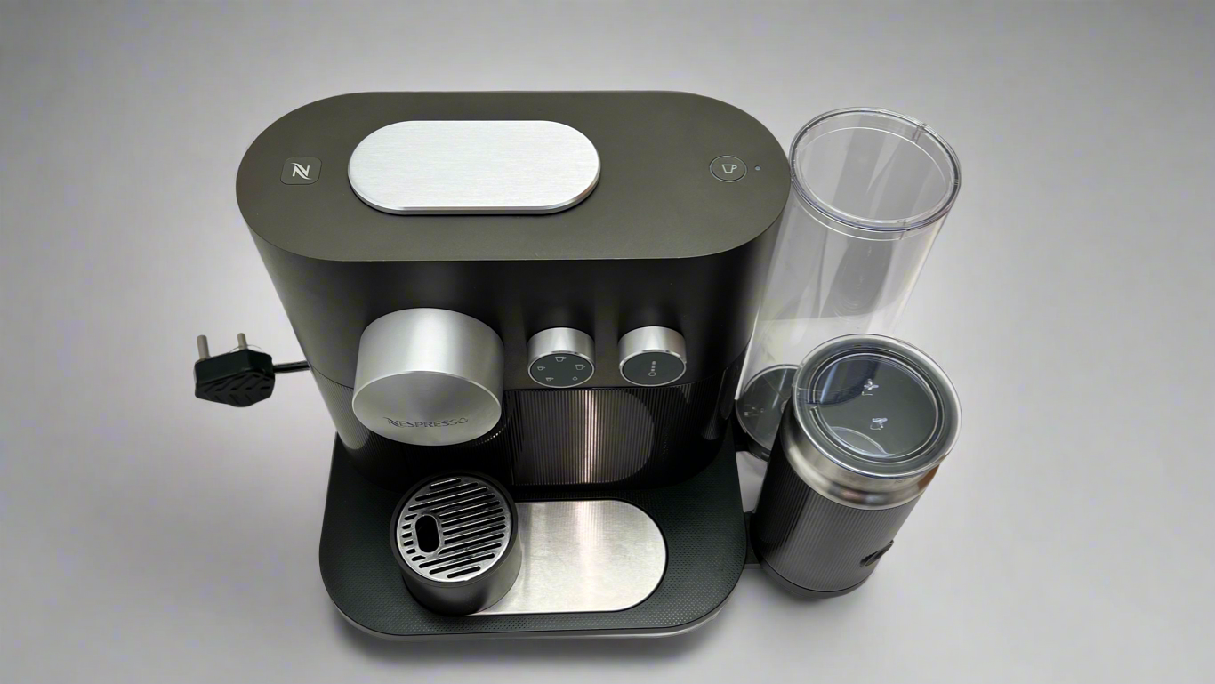 Nespresso D85 Coffee Machine With Milk Frother