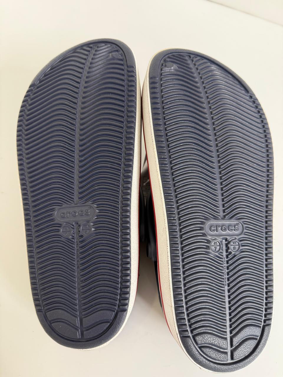 Crocs Off court clog slip on - navy - UK 7 M - UK9 W
