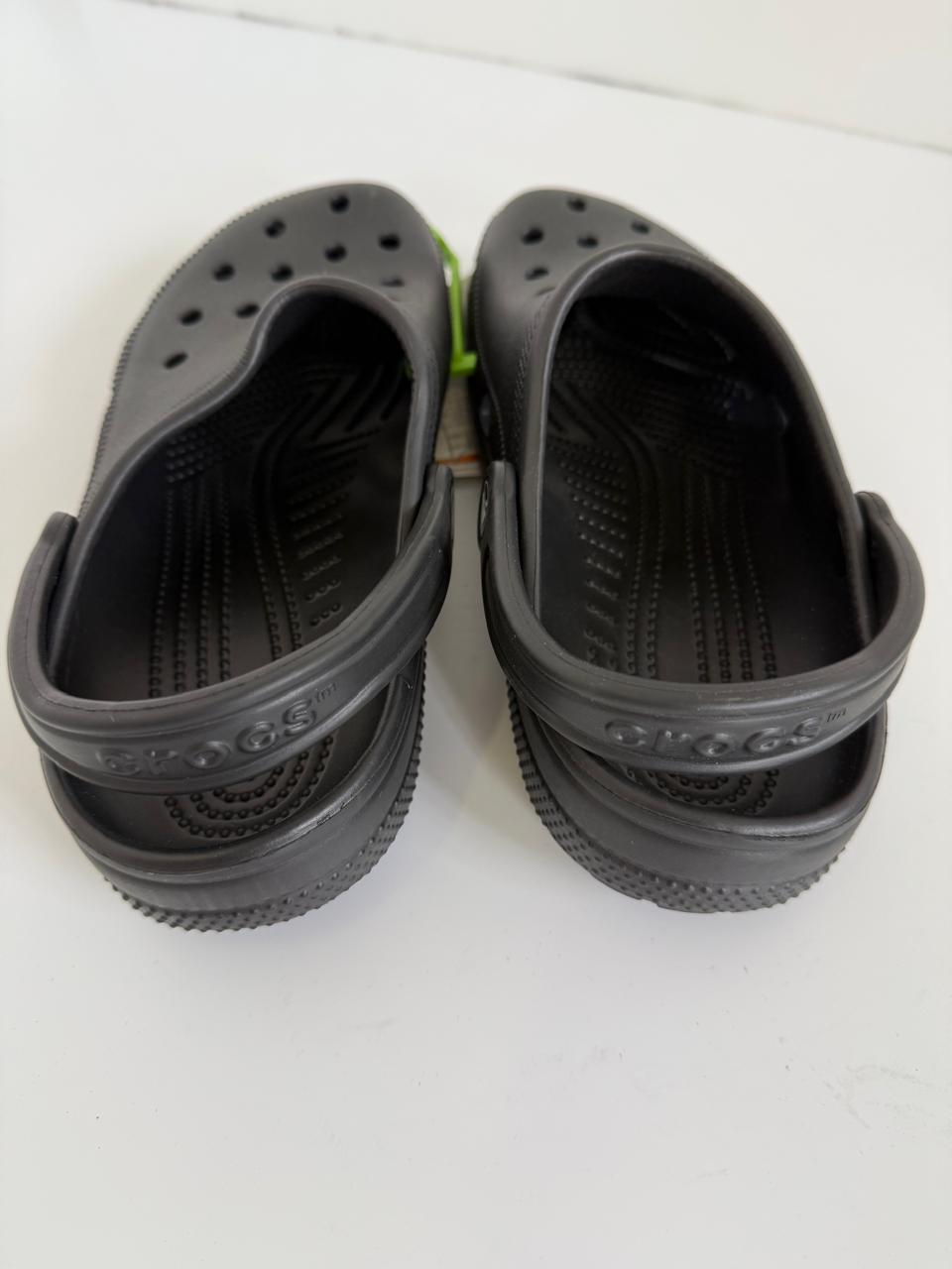 Crocs Classic Black Clog - M UK 7 - W UK 9
