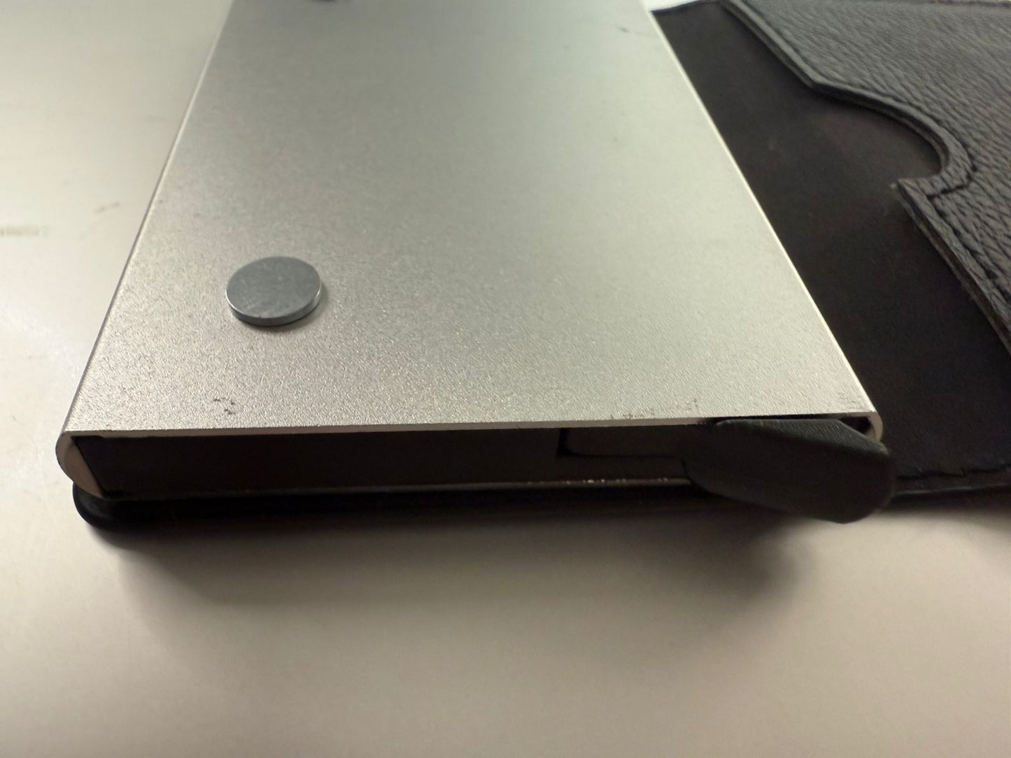 Auto Pop Up Card Holder/Wallet
