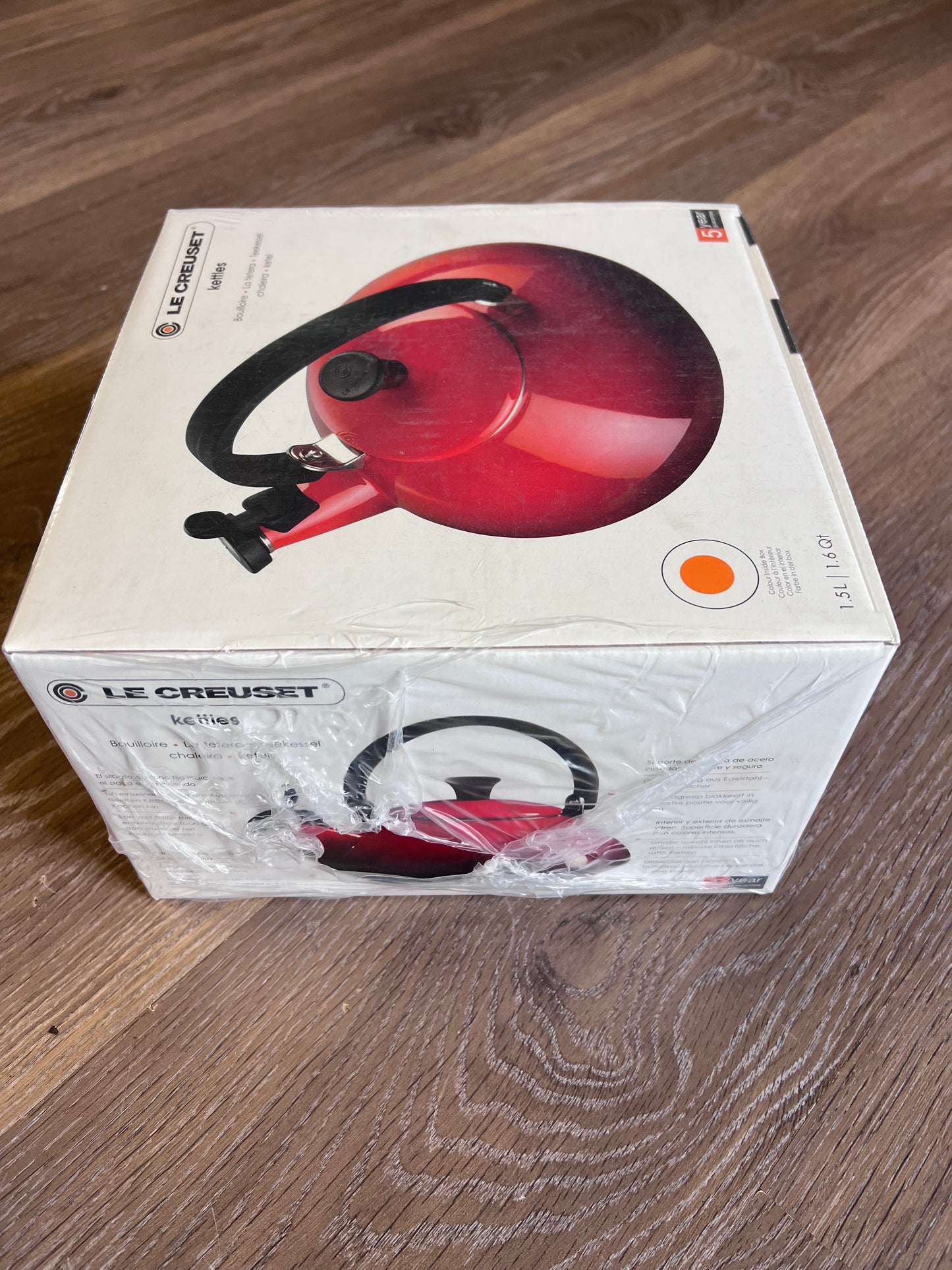 Le Creuset Classic Kettle Flame