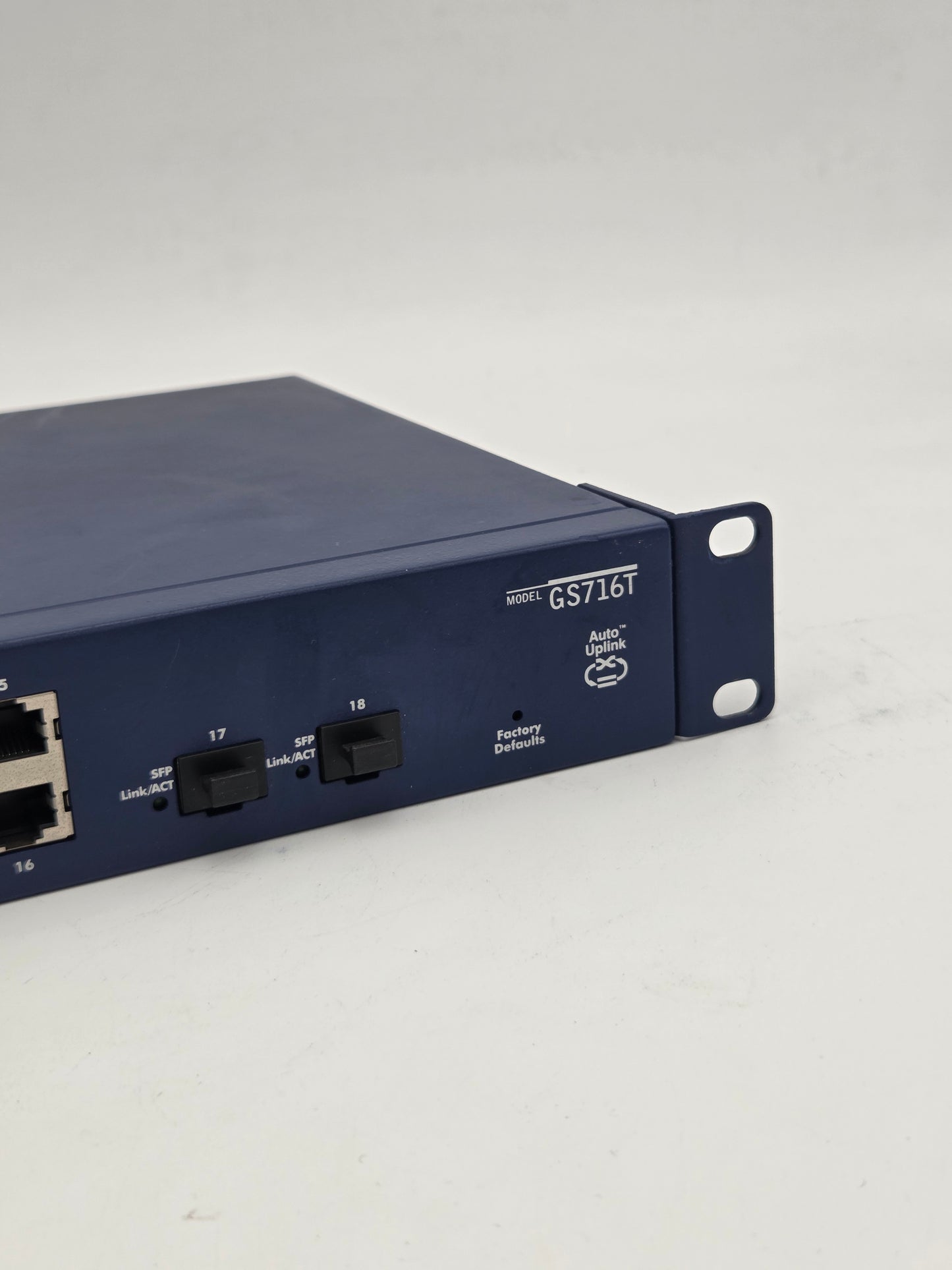 NETGEAR ProSafe GS716T 16-Port Gigabit Smart Switch