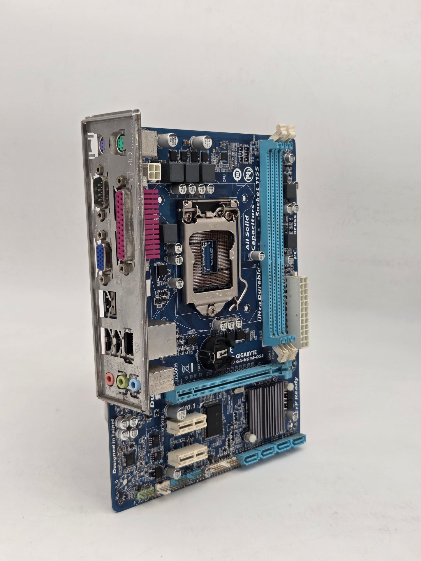 Gigabyte GA-H61M-DS2 Micro-ATX Motherboard - LGA 1155 Socket