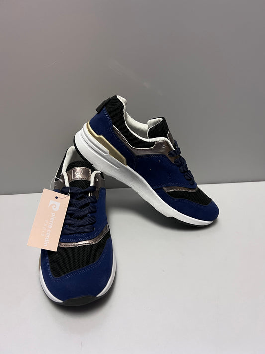 Pierre Cardin Sneakers - Size 7