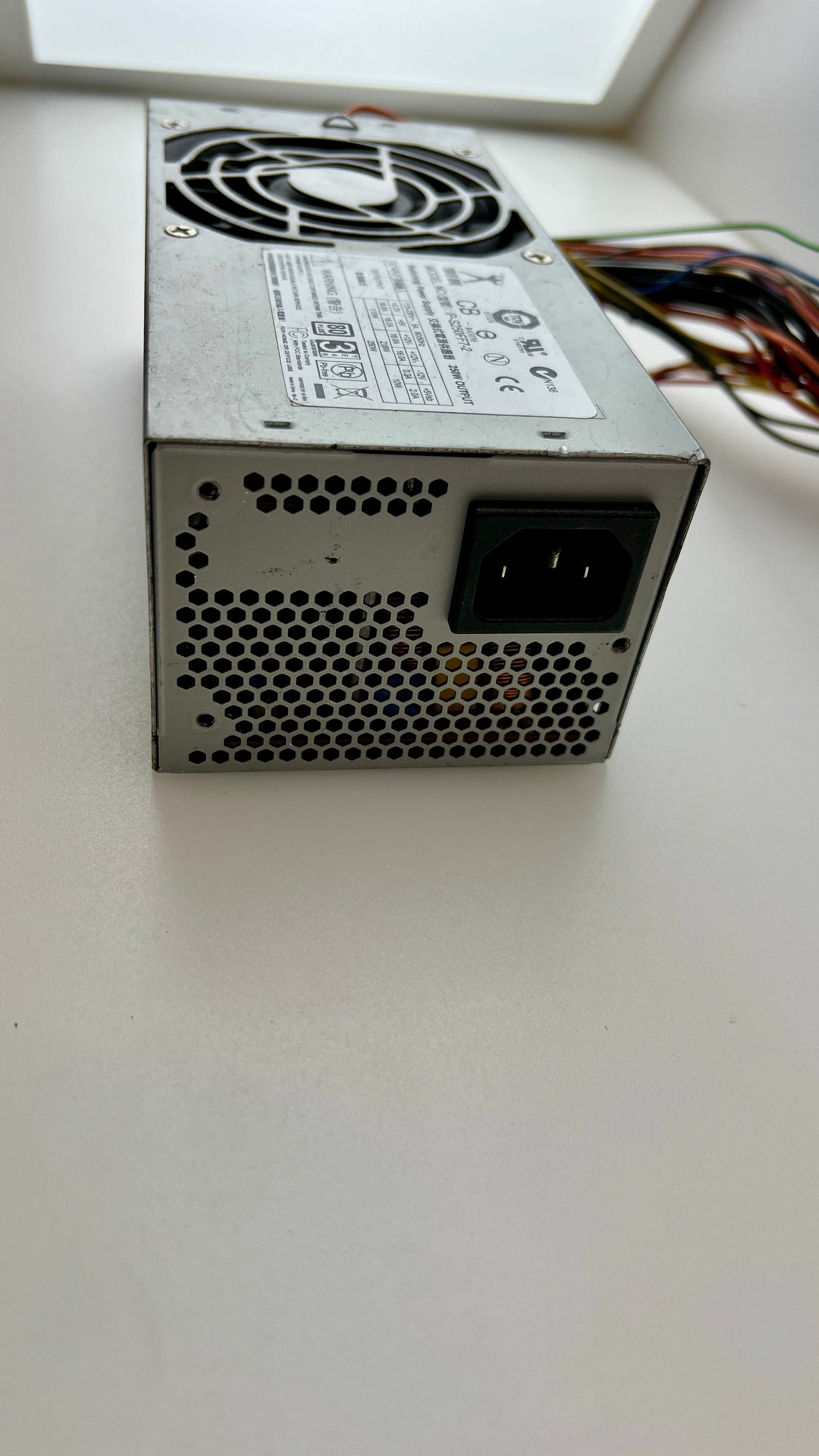 Ip-S250FF7-2 250W Tfx 24 pin PSU Power Supply Small Form Factor