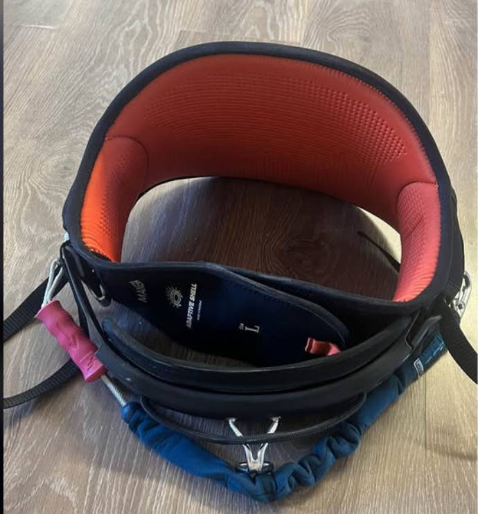 Manera Halo Kitesurfing Harness (Used only 4 times)