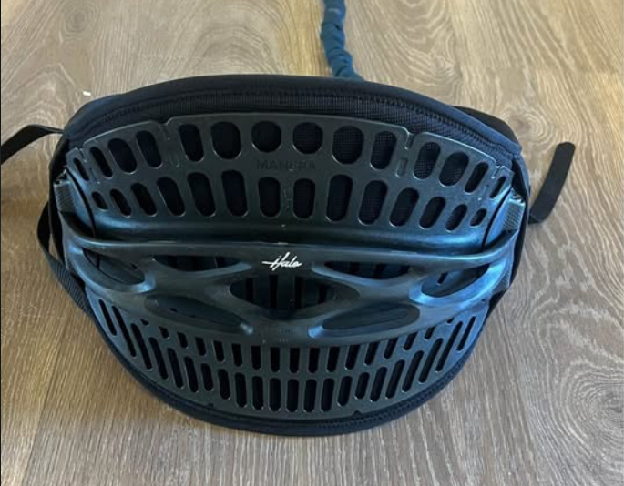 Manera Halo Kitesurfing Harness (Used only 4 times)