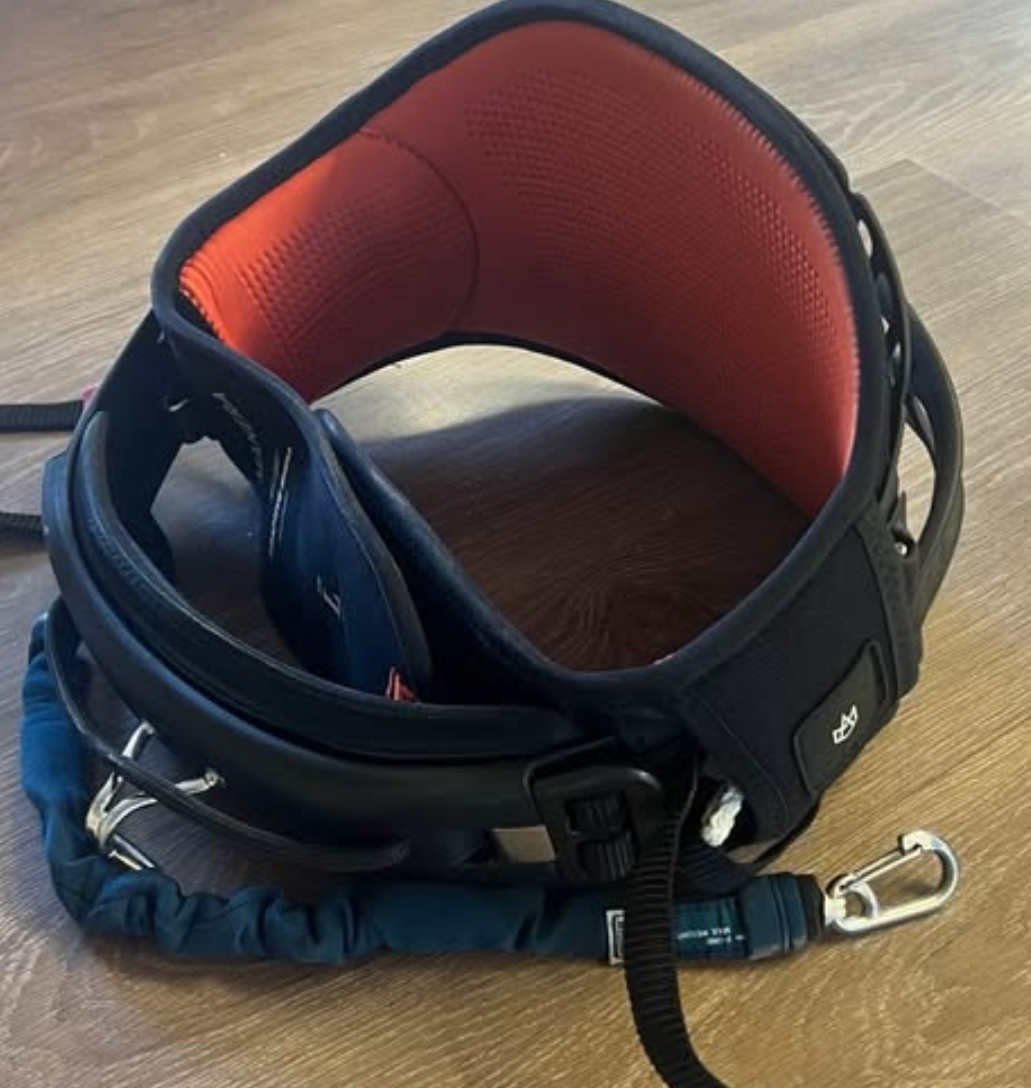 Manera Halo Kitesurfing Harness (Used only 4 times)