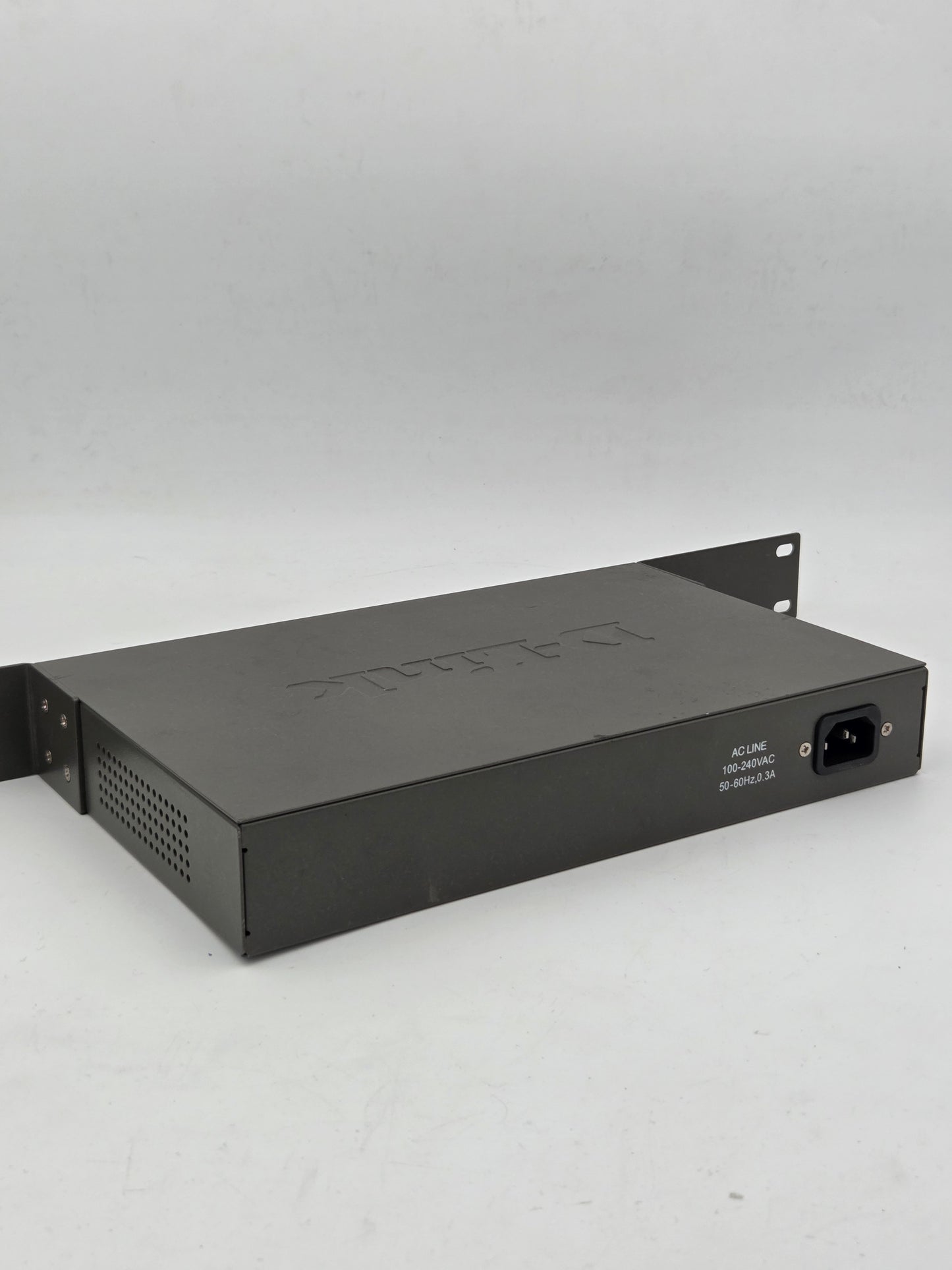 D-Link DES-1016D 16-Port 10/100 Fast Ethernet Switch