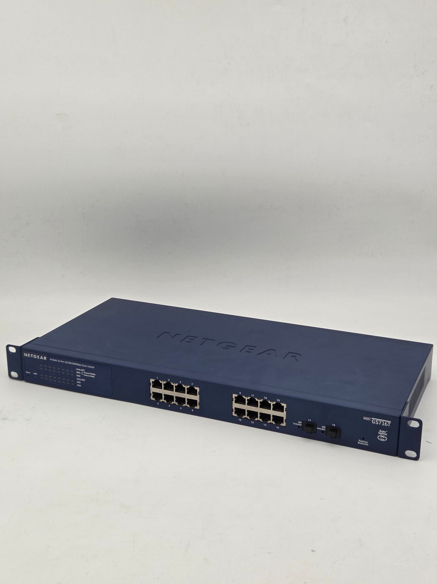 NETGEAR ProSafe GS716T 16-Port Gigabit Smart Switch