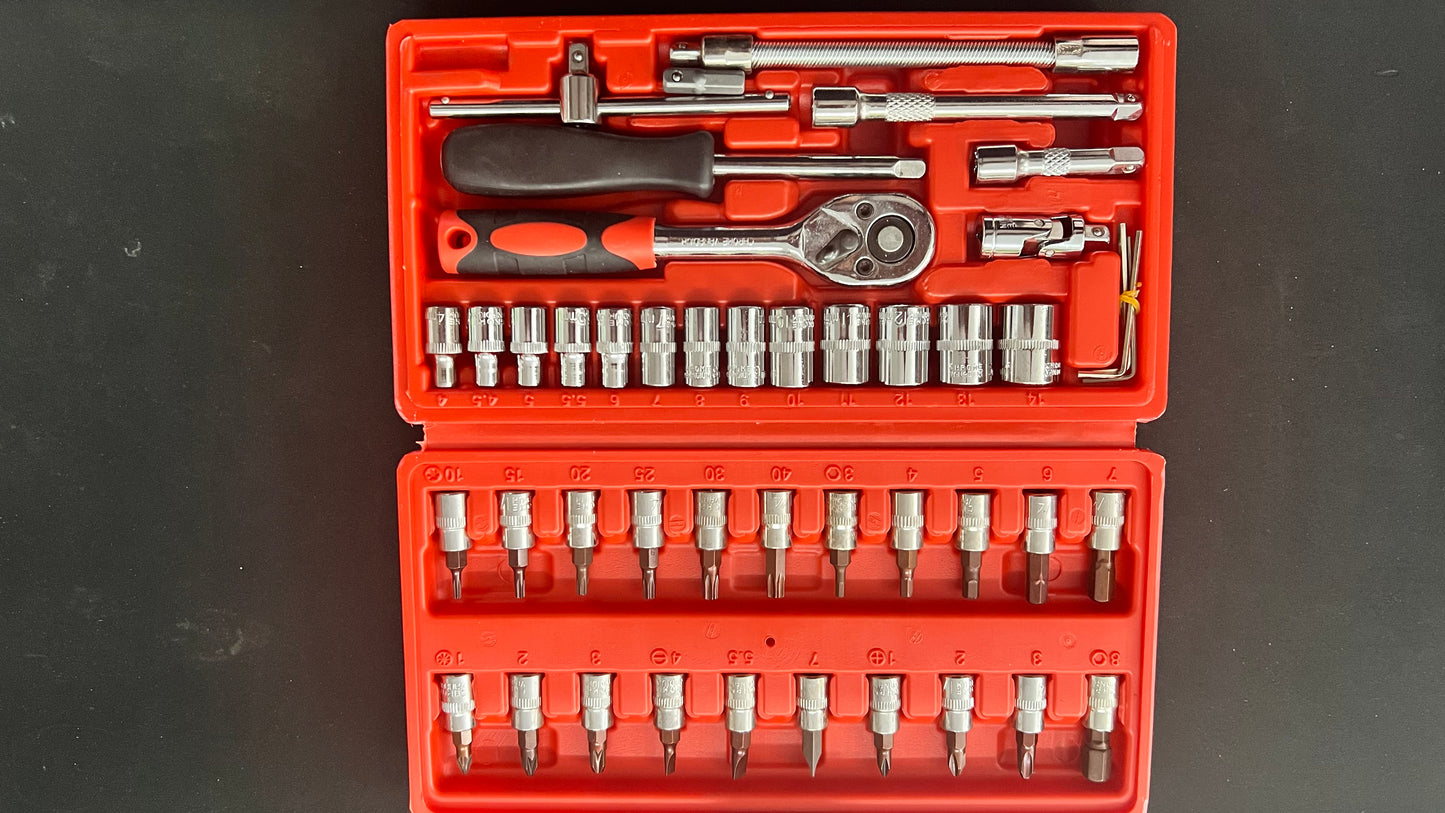 46 PCS 1/4” DR Socket Wrench Set